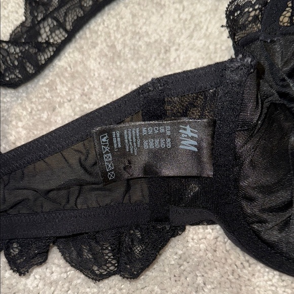 H&M Black Bralette with Adjustable Straps and Delicate Trim - Picture 5 of 5